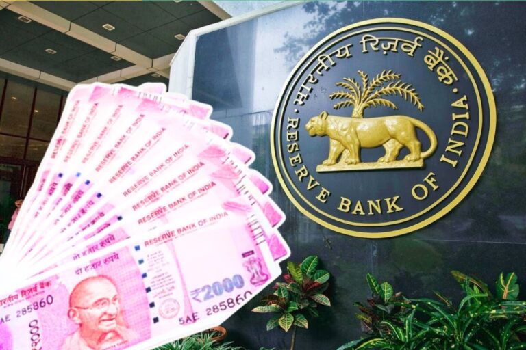 2000 के नोट अब भी आपके पास रह गए हैं, जानिए उन्हें बैंक खाते में कैसे जमा करें?