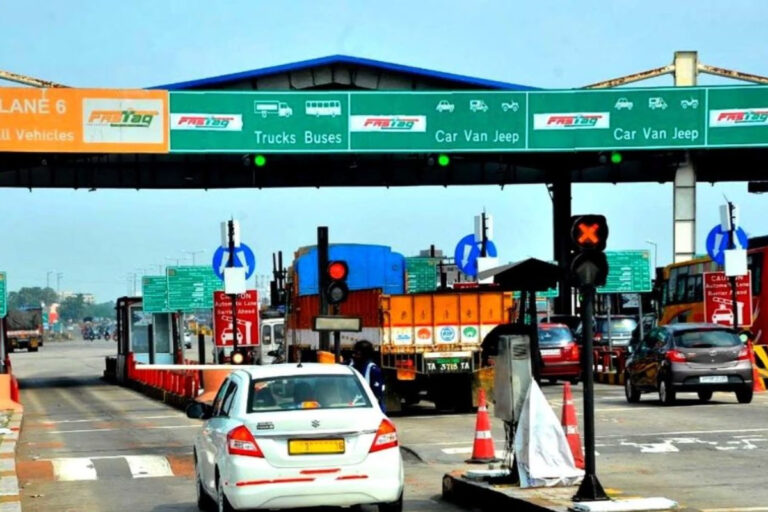 Toll tax hike: दूध के बाद टोल भी हुआ महंगा, NHAI ने 5% बढ़ाई दरें